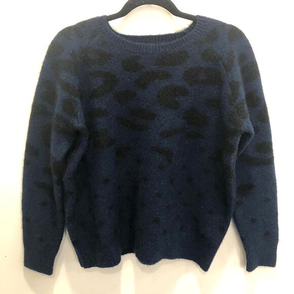 Chelsea & Theodore  Blue Animal Print Sweater XS - Picture 1 of 5
